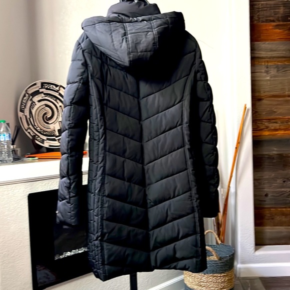 Tommy Hilfiger | Large | 100% Polyester Shell - Picture 3 of 10